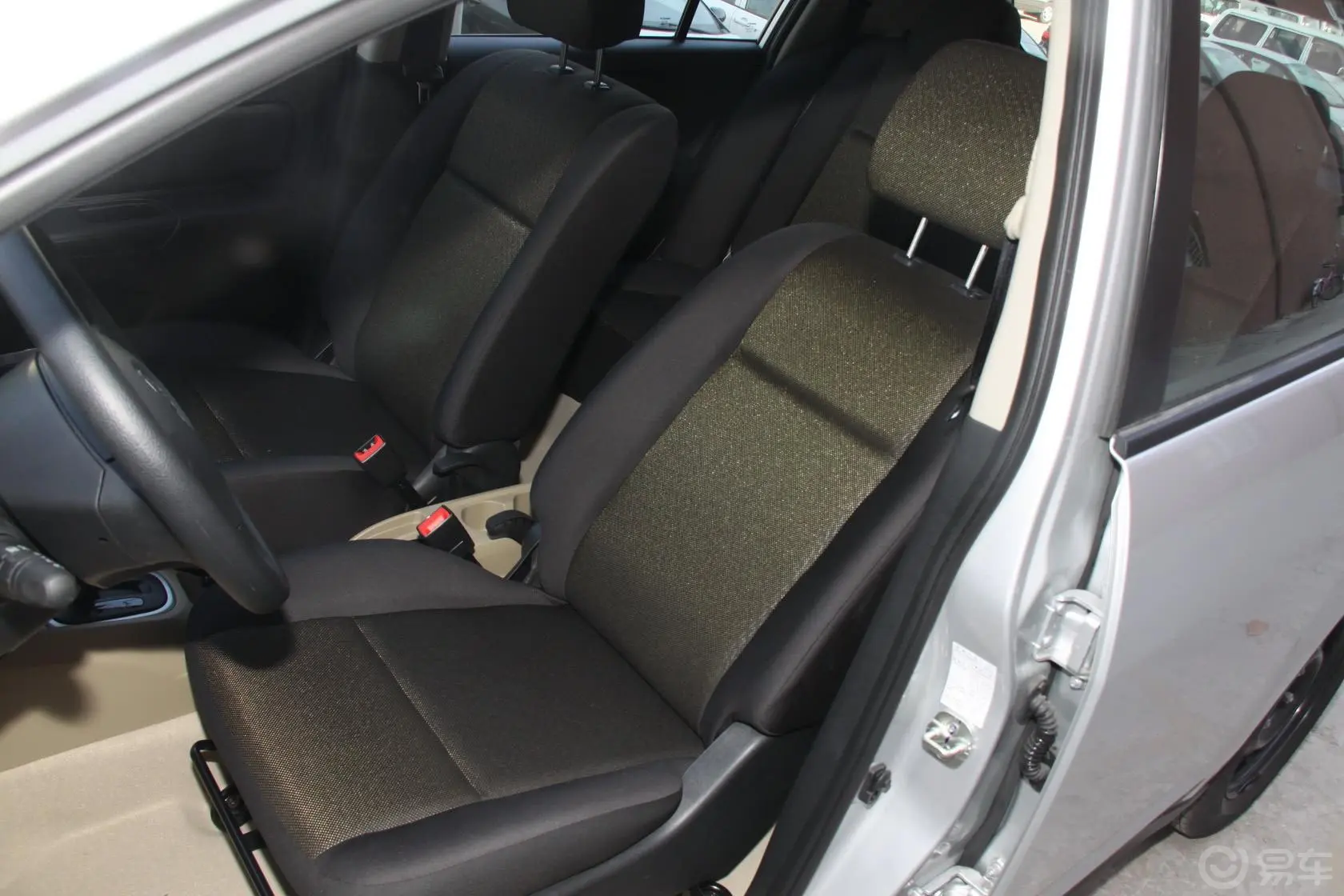 启辰R501.6L XE 自动 舒适版驾驶员座椅