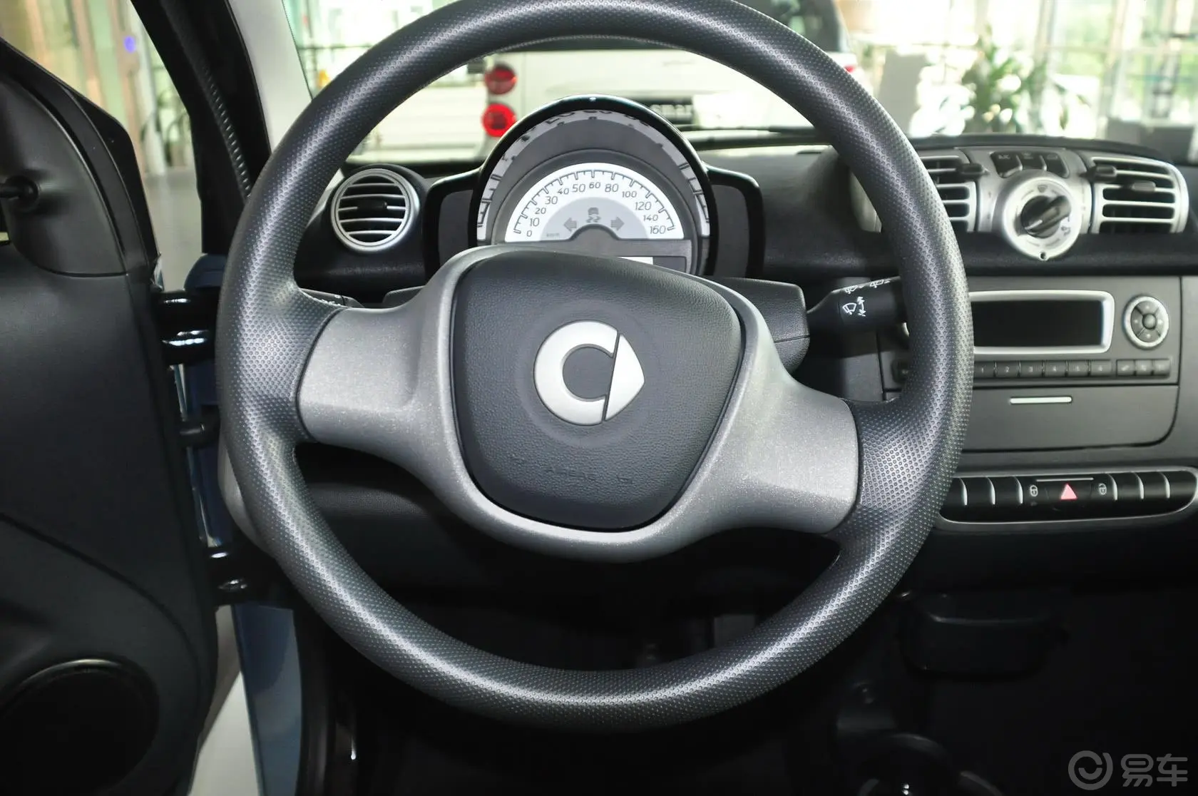 smart fortwo1.0L MHD 硬顶舒适版方向盘