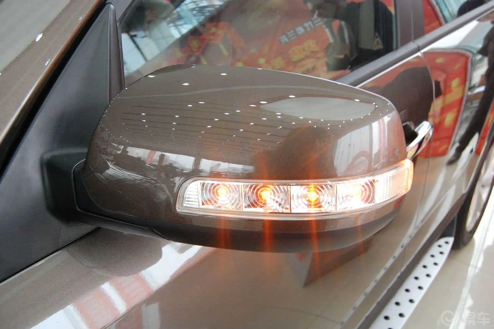 索兰托2.4L 汽油 豪华版 七座后视镜转向灯（前）