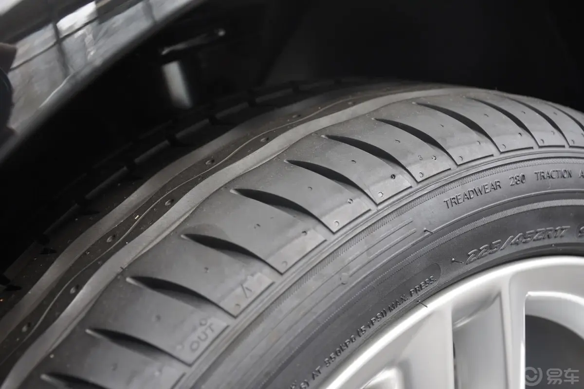奥迪A3(进口)Sportback 1.8T 自动 尊贵型轮胎花纹
