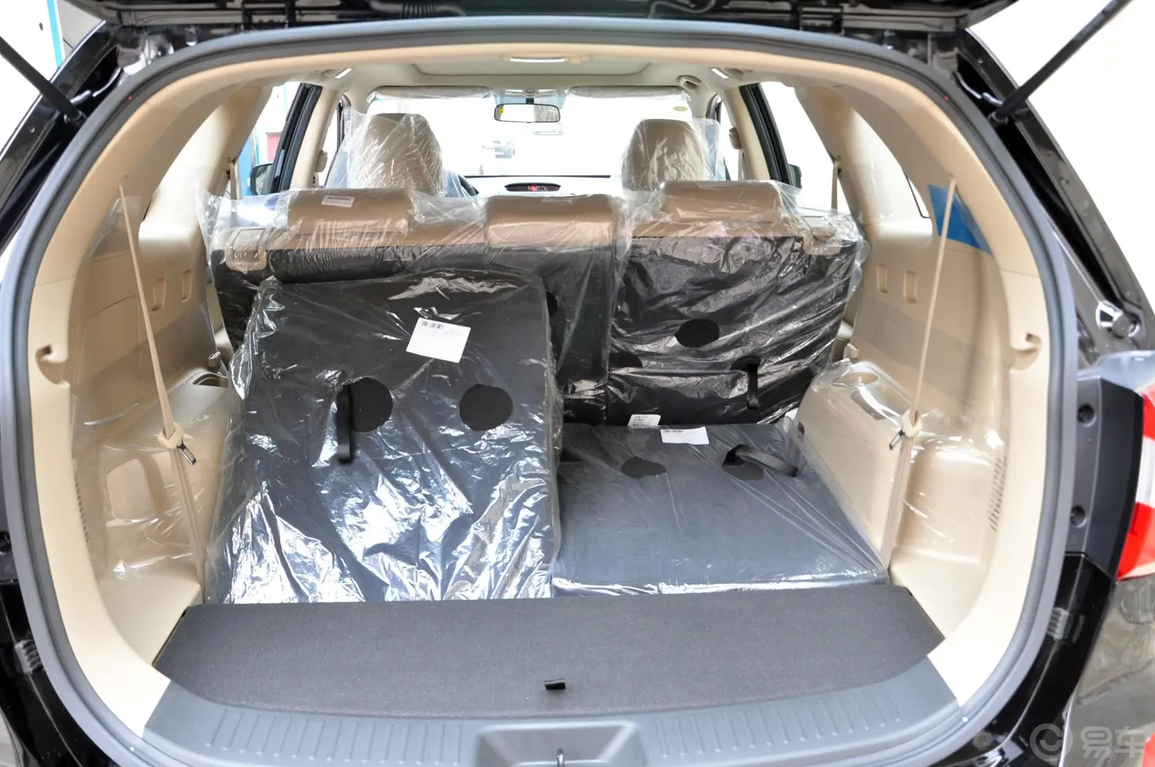 索兰托2.4L 汽油  舒适版 七座行李箱空间