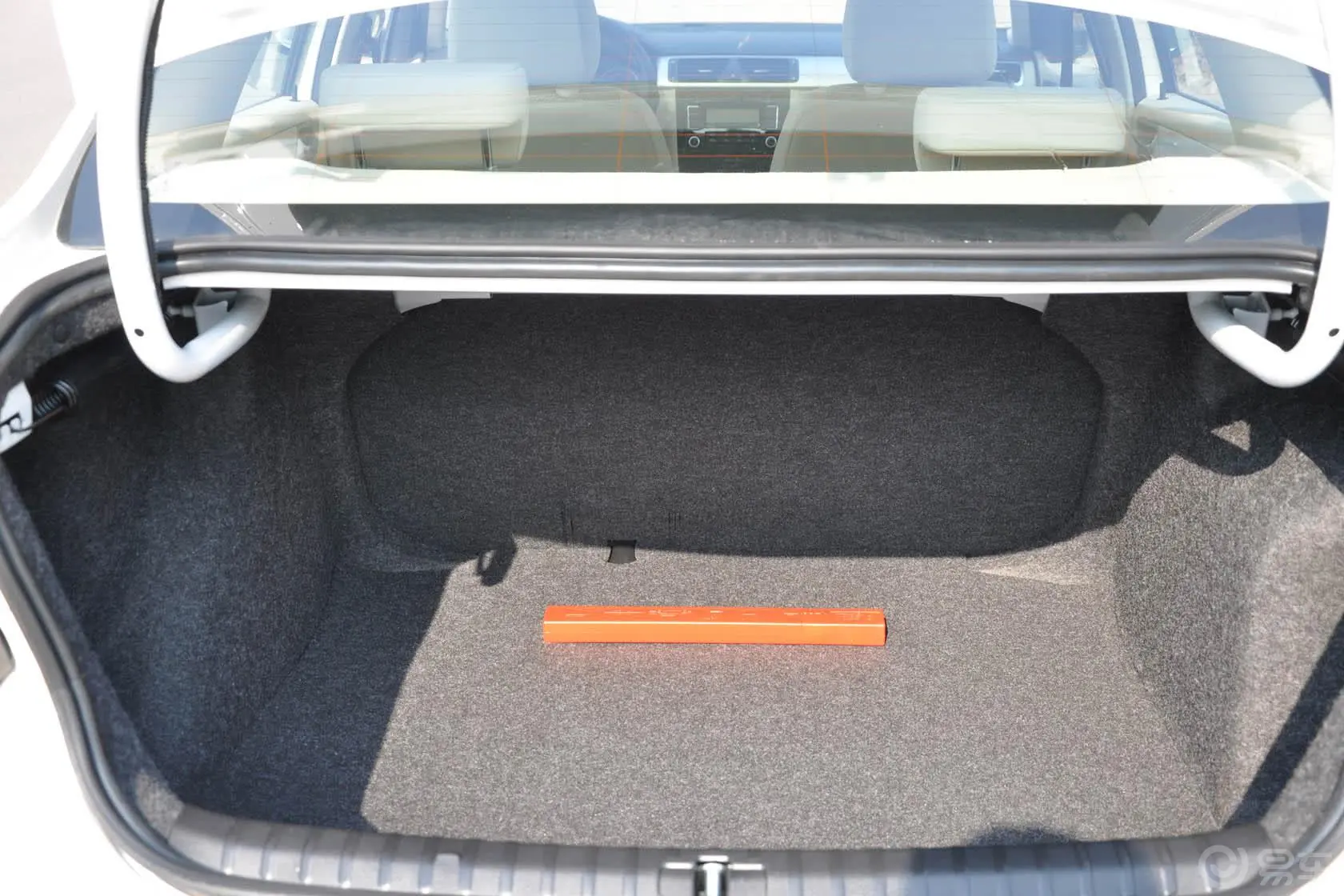 宝来1.6L 手动 舒适超值版行李箱空间