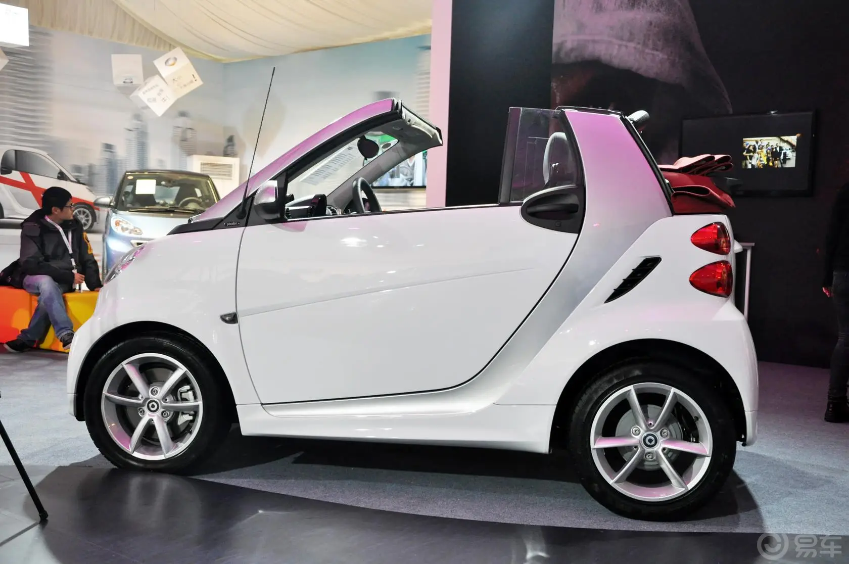 smart fortwo1.0T 敞篷激情版正侧车头向左水平