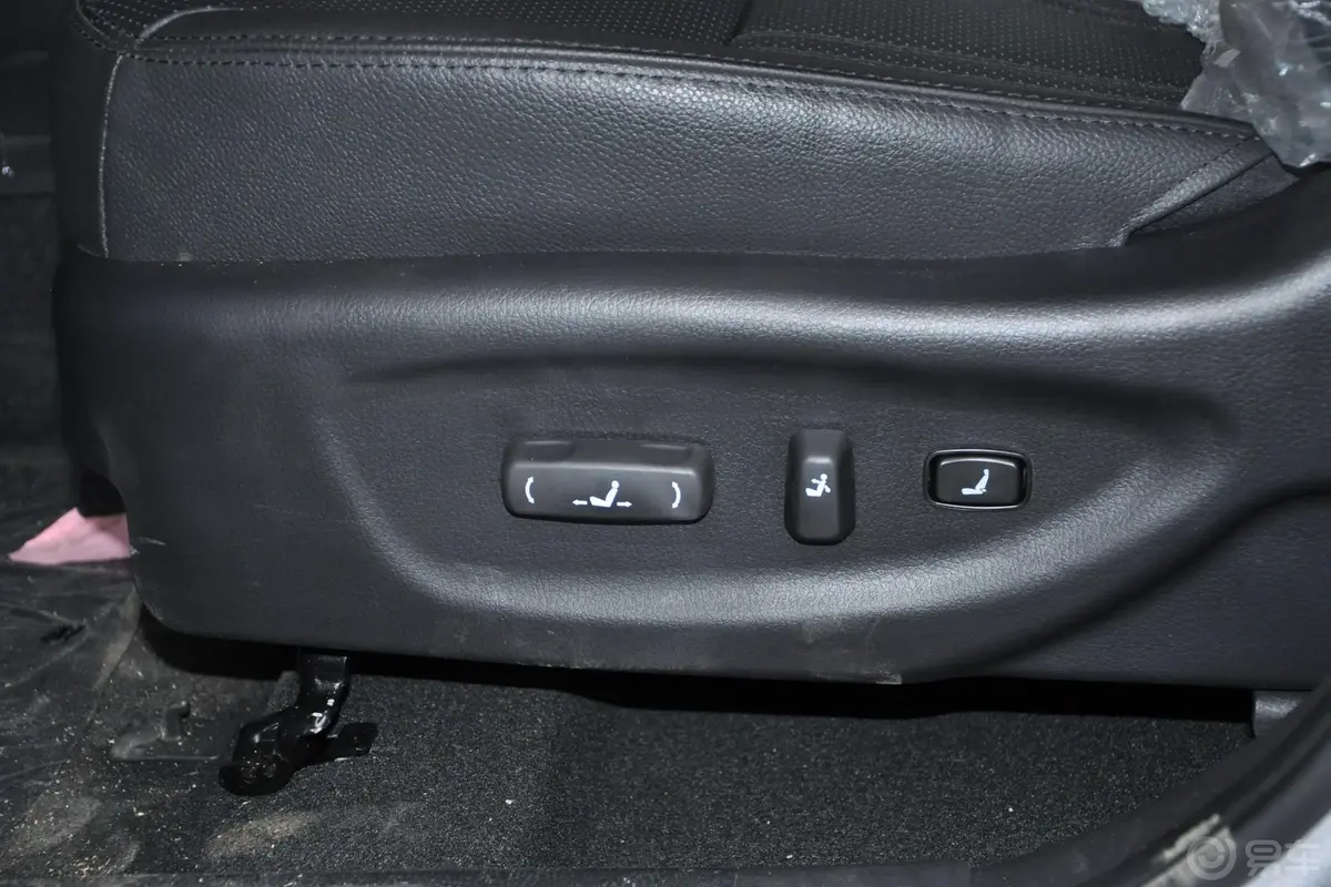 索兰托2.4L 汽油 至尊版 七座座椅调节键