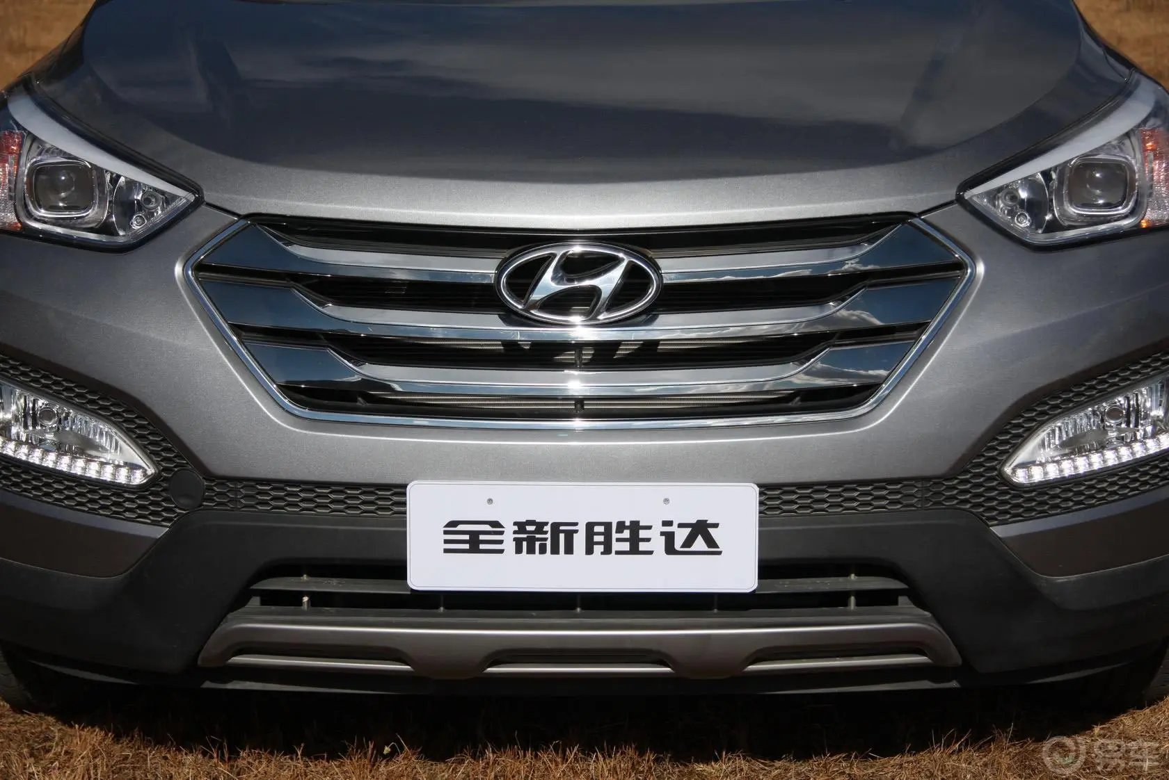 胜达2.4L GLS 四驱 自动 智能型外观