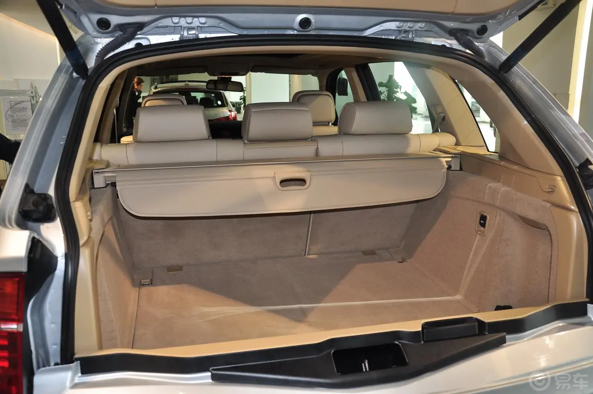 宝马X5(进口)xDrive35i 豪华型 5座行李箱空间