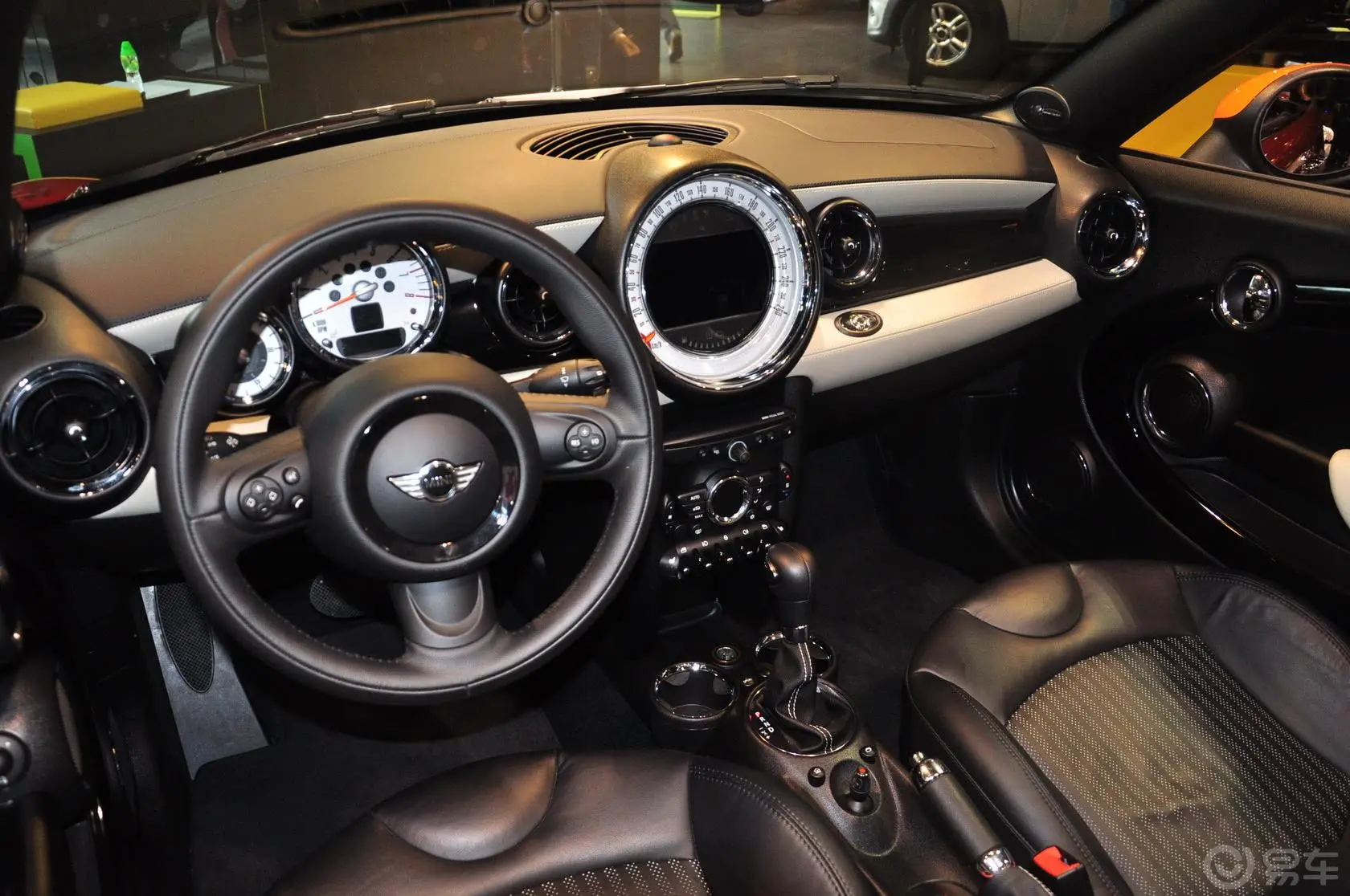 MINI ROADSTERCOOPER 1.6L 自动内饰全景正拍