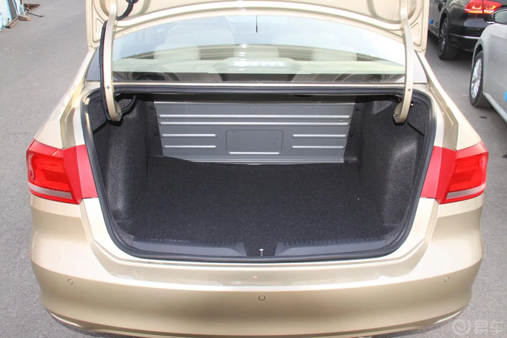 桑塔纳1.6L 自动 豪华版行李箱空间