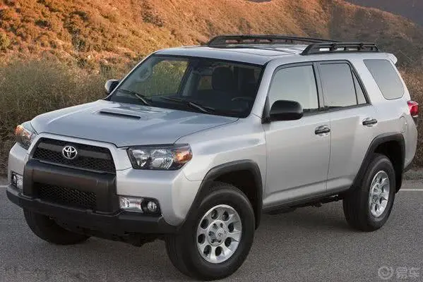 星客特丰田4Runner4.0L 手自一体侧前45度车头向左水平