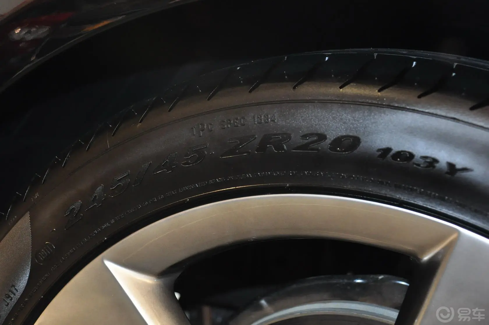 科迈罗1SS轮胎规格
