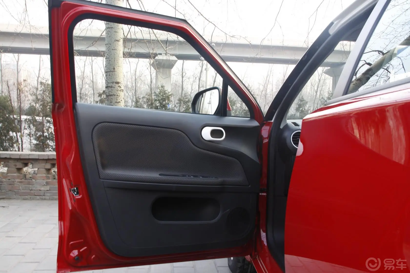 名爵31.3L 自动 舒适版驾驶员侧车门内门板