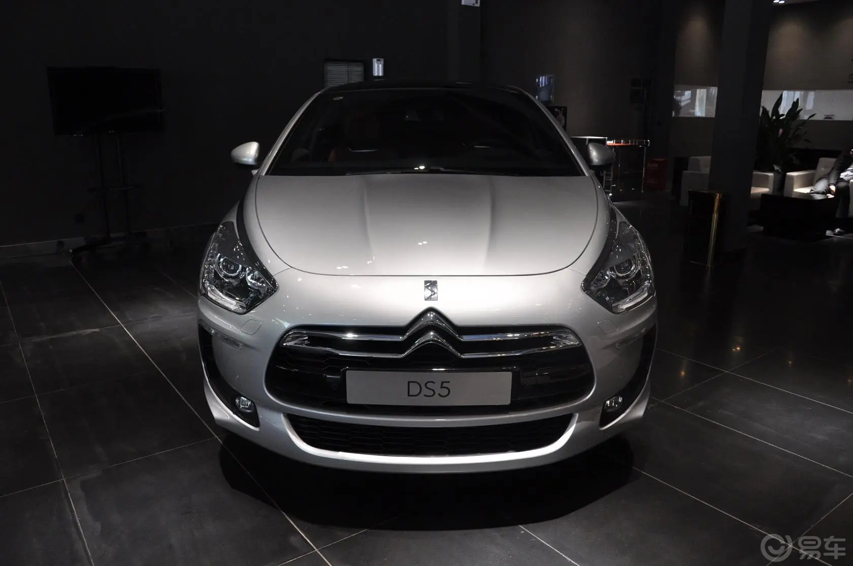 DS 5(进口)1.6T 手自一体 尊享版外观