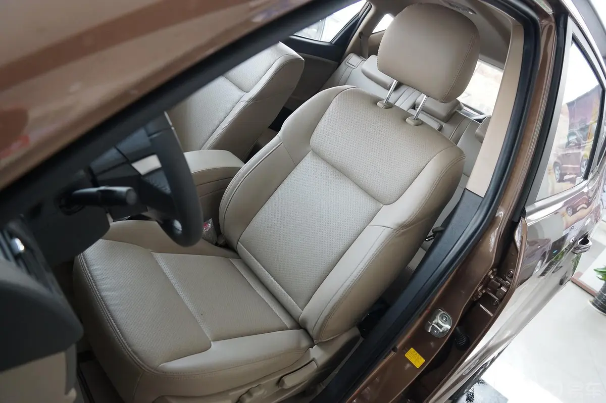 吉利SX71.8L 手动 进取型驾驶员座椅