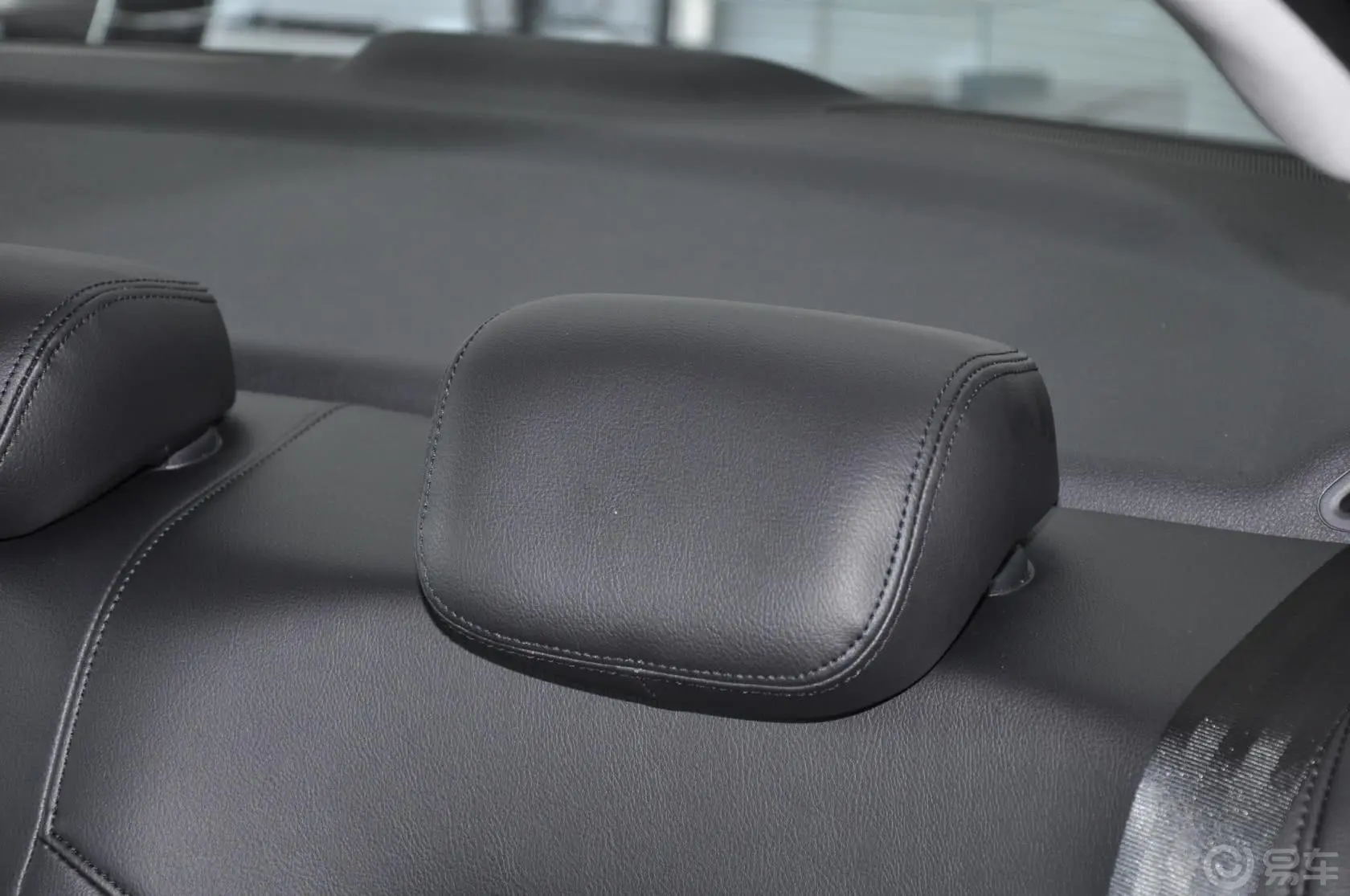 桑塔纳1.6L 自动 舒适版后排头枕