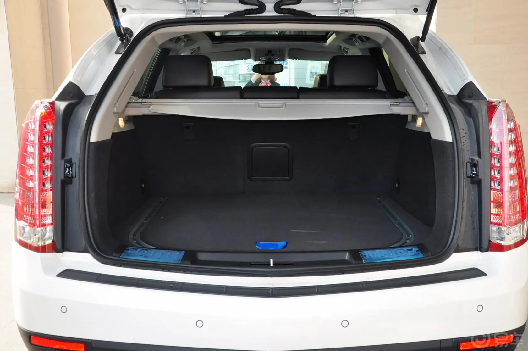 凯迪拉克SRX3.0L 手自一体 领先型行李箱空间