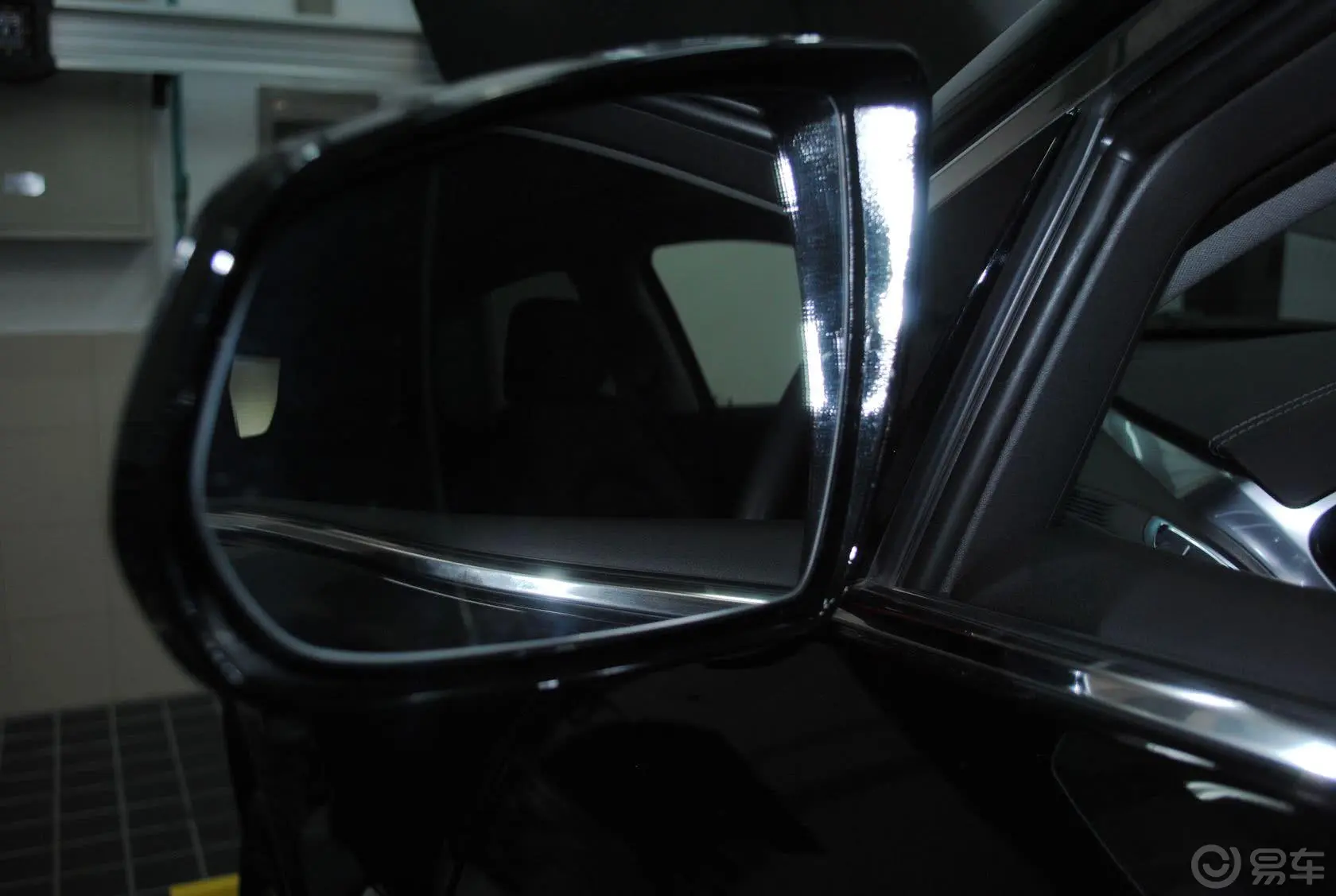 凯迪拉克SRX3.0L 手自一体 精英型后视镜镜面（后）