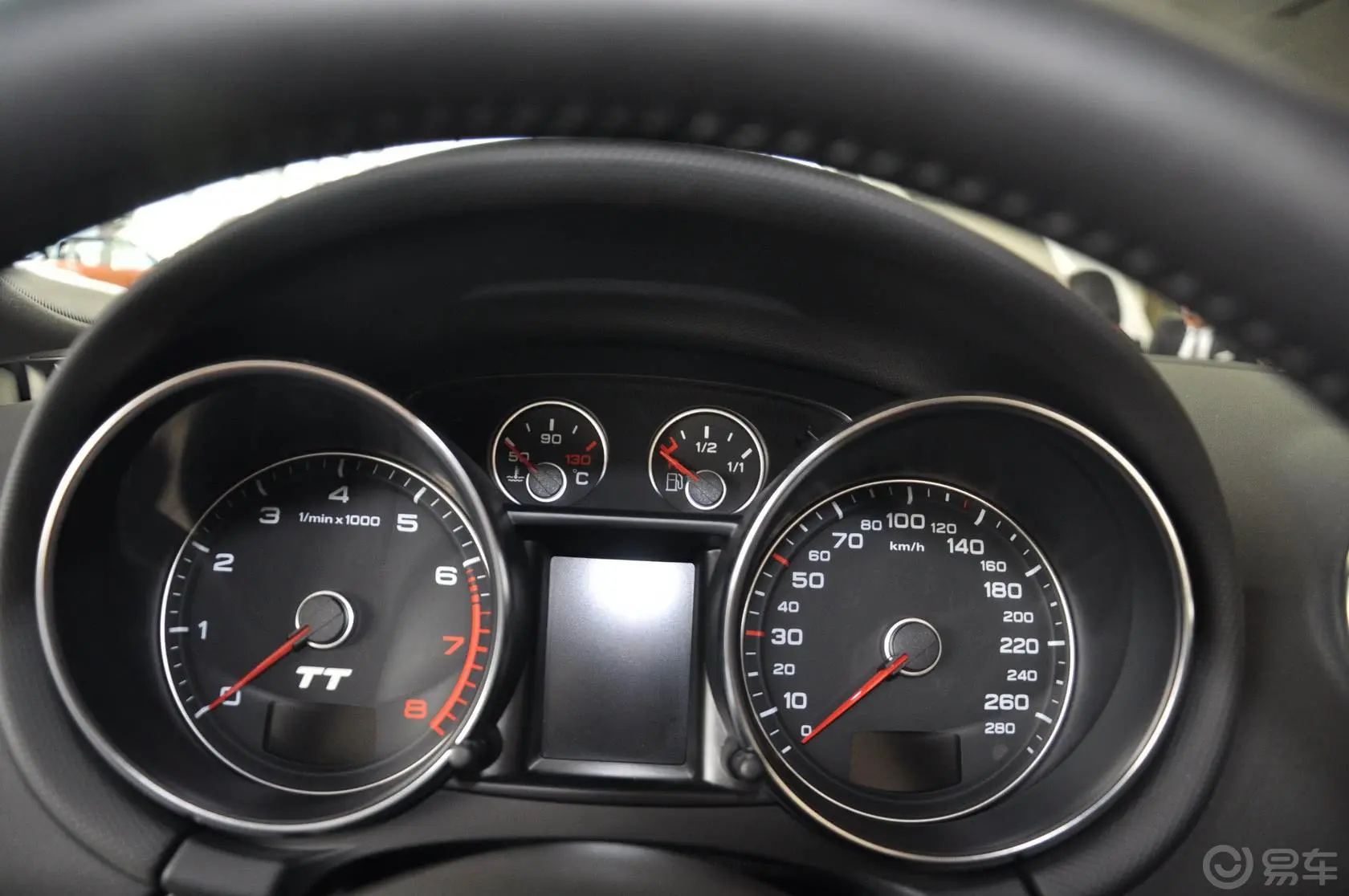 奥迪TTTT Roadster 2.0 TFSI S tronic quattro仪表盘
