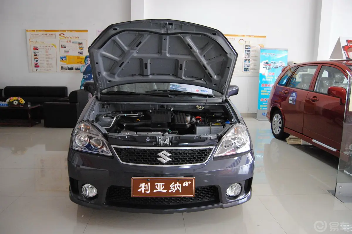 利亚纳两厢 1.4L VVT 手动 豪华II型发动机盖开启