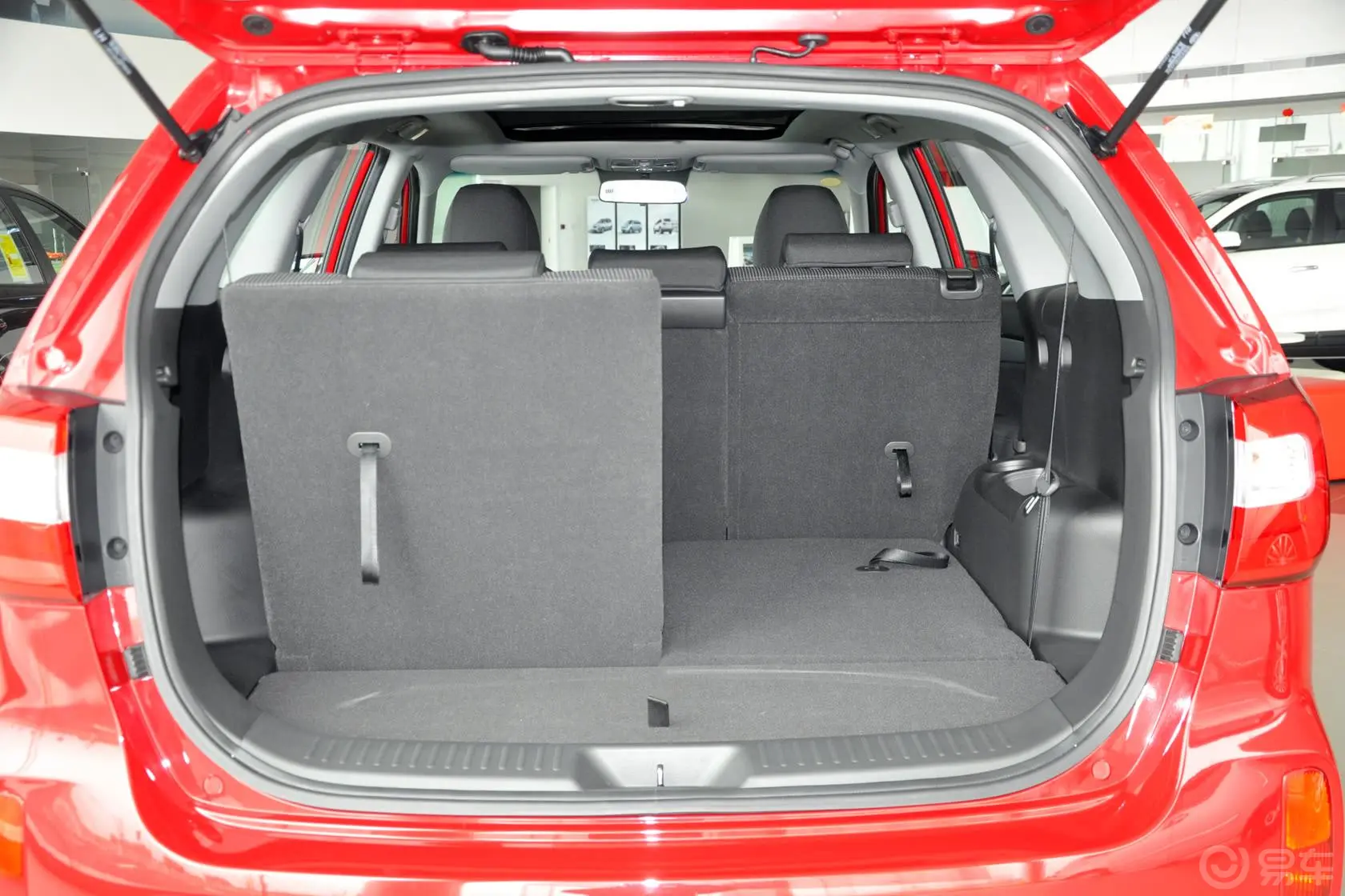 索兰托2.4L 汽油  舒适版 七座行李箱空间