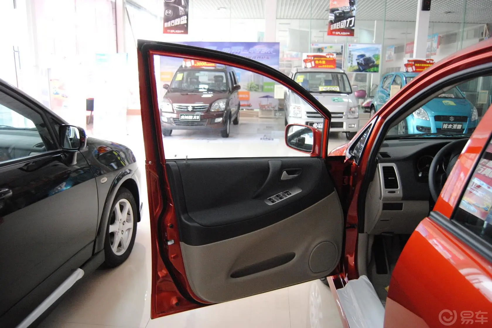 利亚纳两厢 1.4L VVT 手动 舒适II型驾驶员侧车门内门板