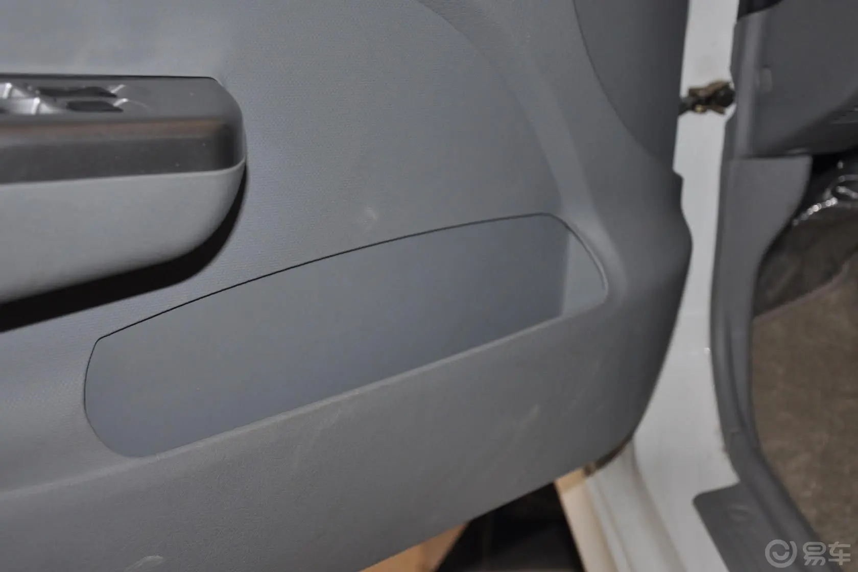 羚羊1.3L 手动 舒适型 国III驾驶员门储物盒