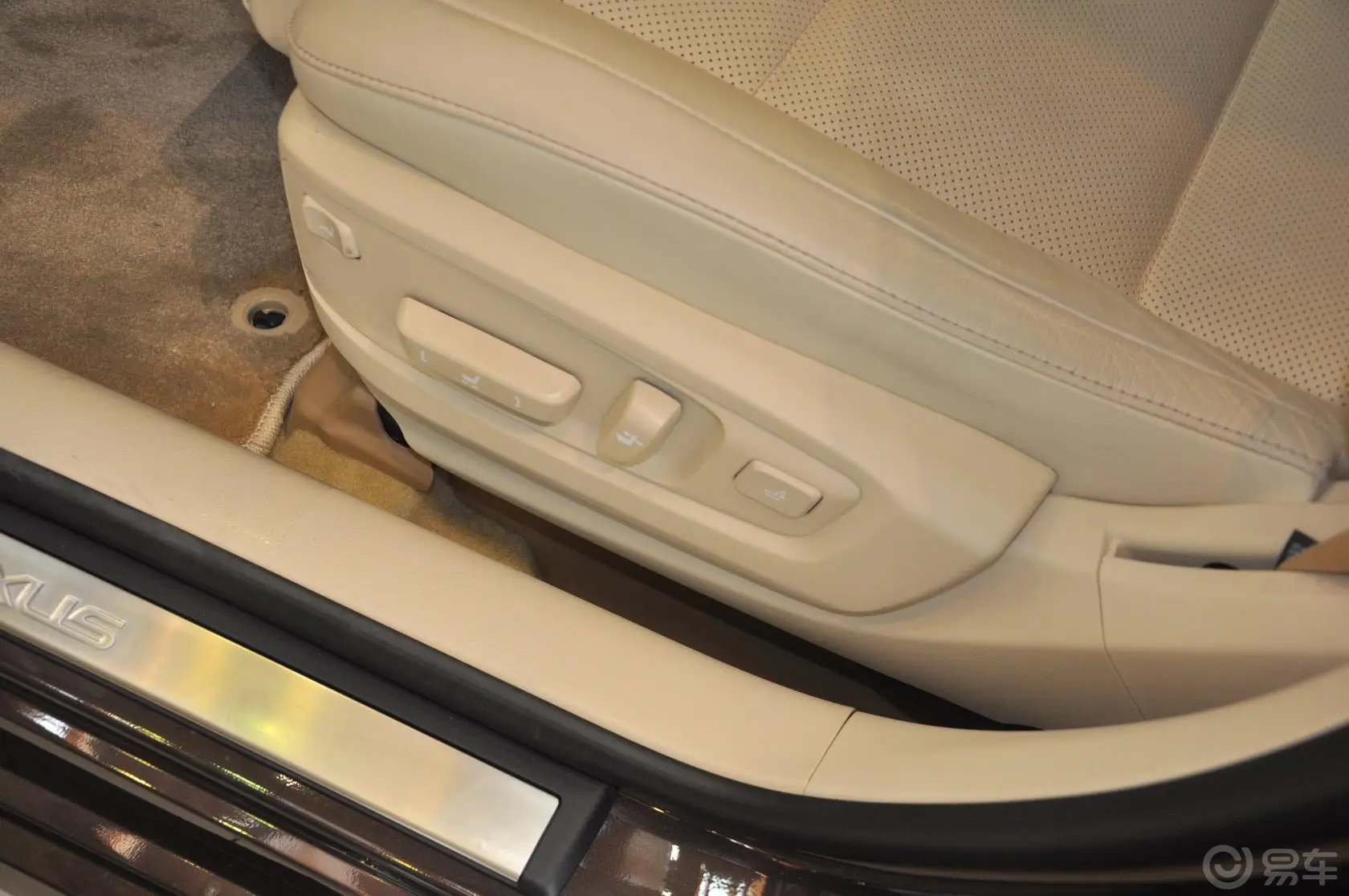 雷克萨斯ES300h 豪华版座椅调节键