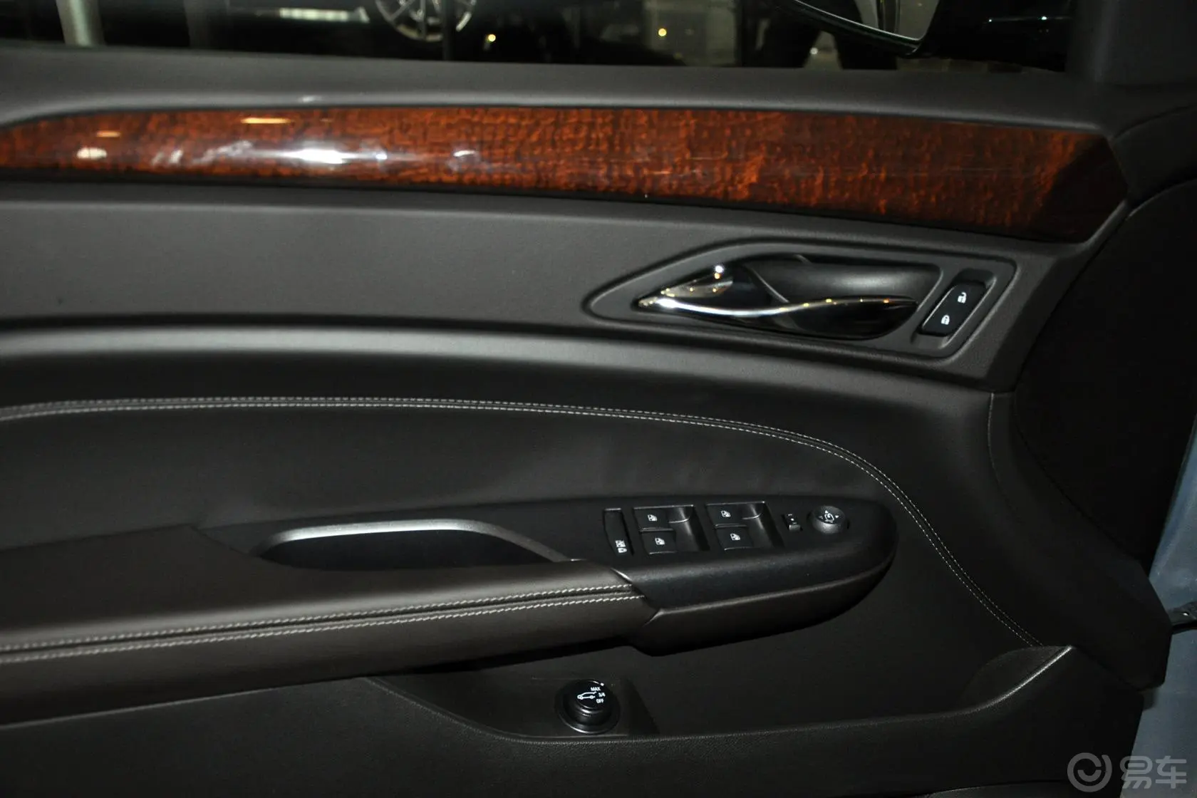 凯迪拉克SRX3.0L 手自一体 领先型车窗升降键
