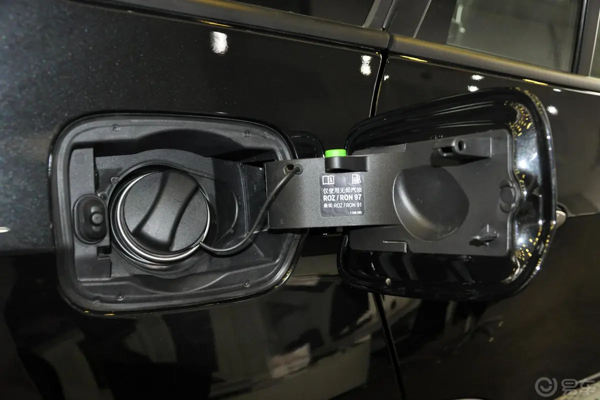 宝马X5(进口)xDrive35i 豪华型油箱盖