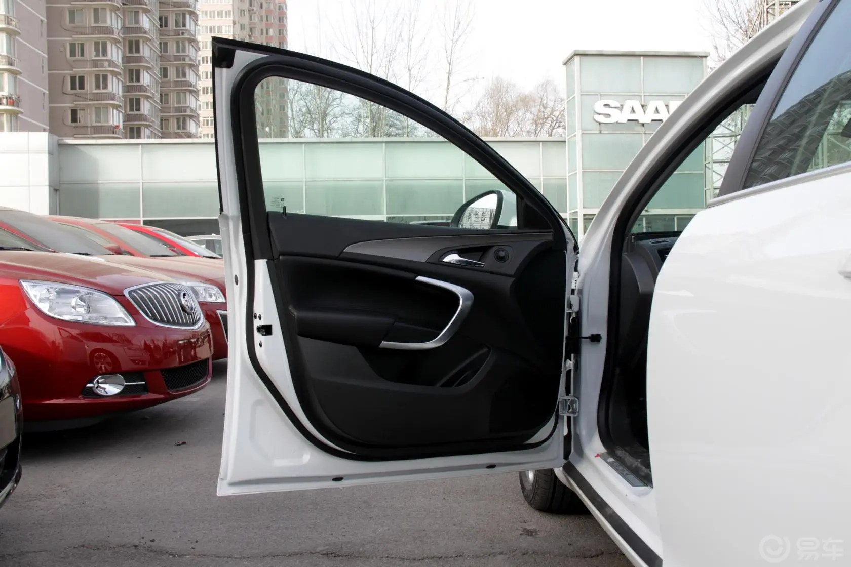 君威1.6T 自动 精英运动版驾驶员侧车门内门板