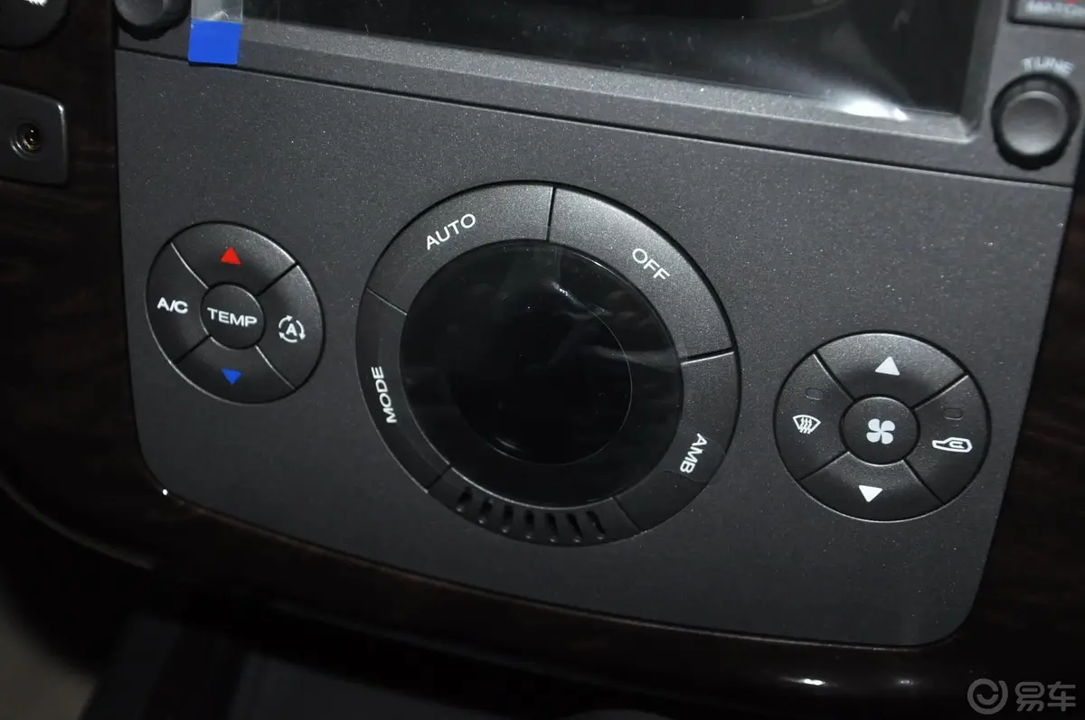 荣威W51.8T 自动 四驱 豪域版空调