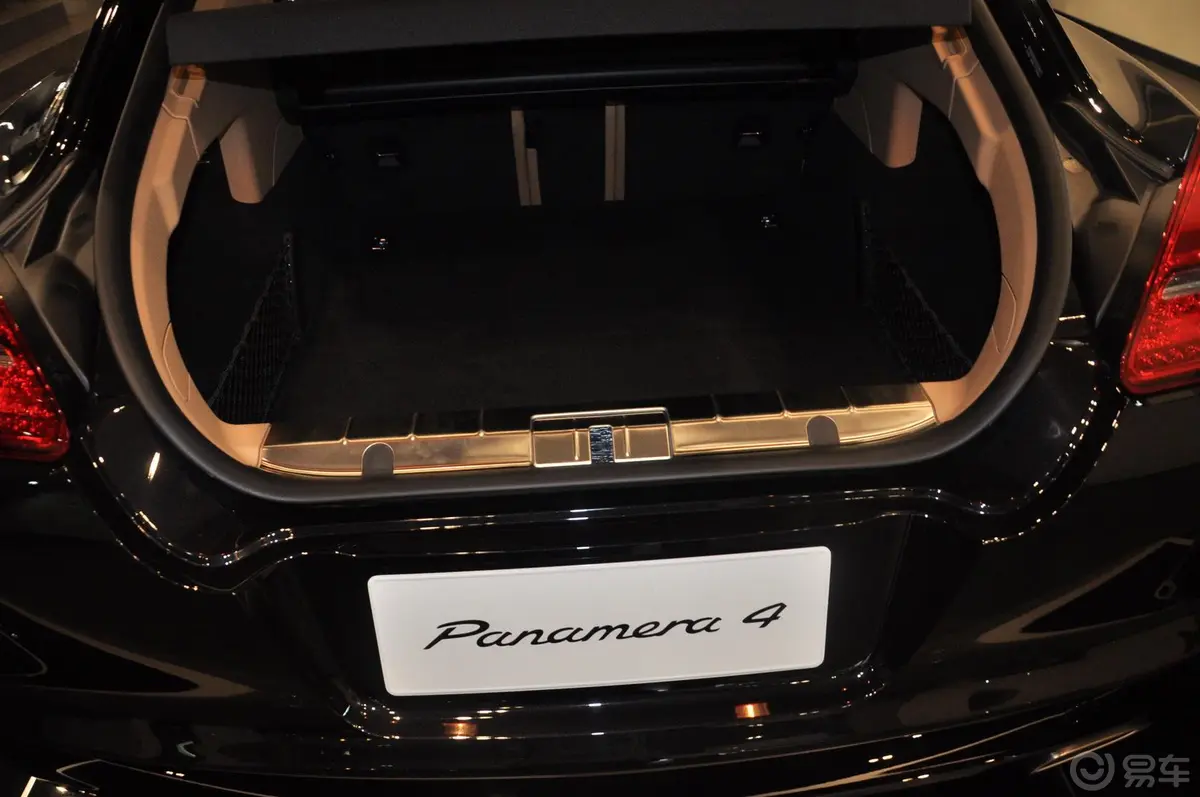 PanameraPanamera 4 Platinum Edition 3.6L行李箱空间