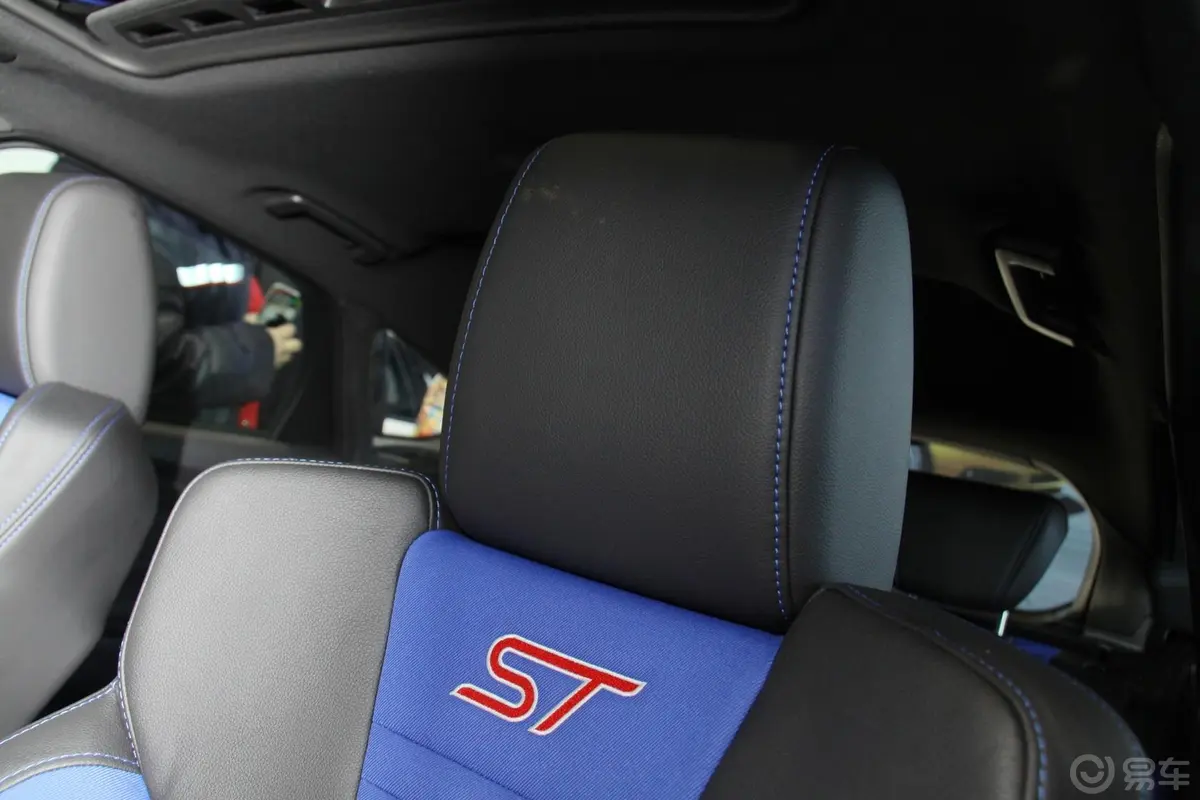 福克斯(进口)ST 2.0T 手动 标准版驾驶员头枕
