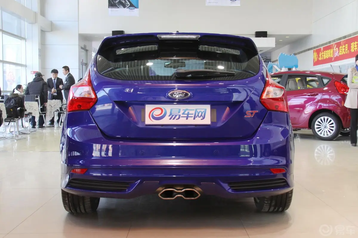 福克斯(进口)ST 2.0T 手动 标准版正后水平