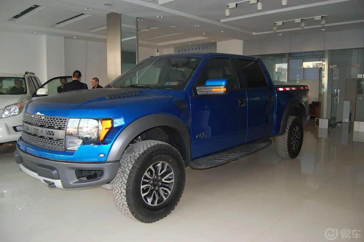 福特F-150F-150 猛禽 6.2L侧前45度车头向左水平