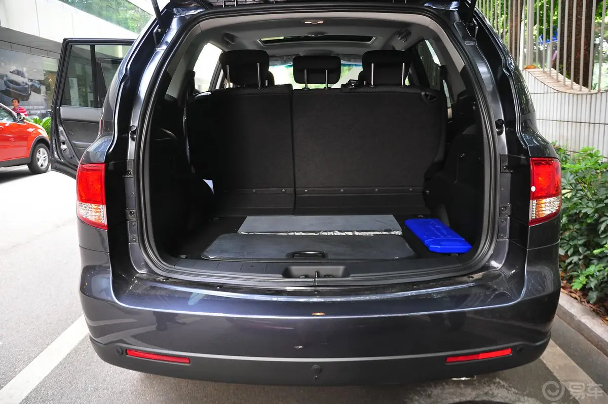 享御2.0T 自动 两驱 豪华导航版行李箱空间