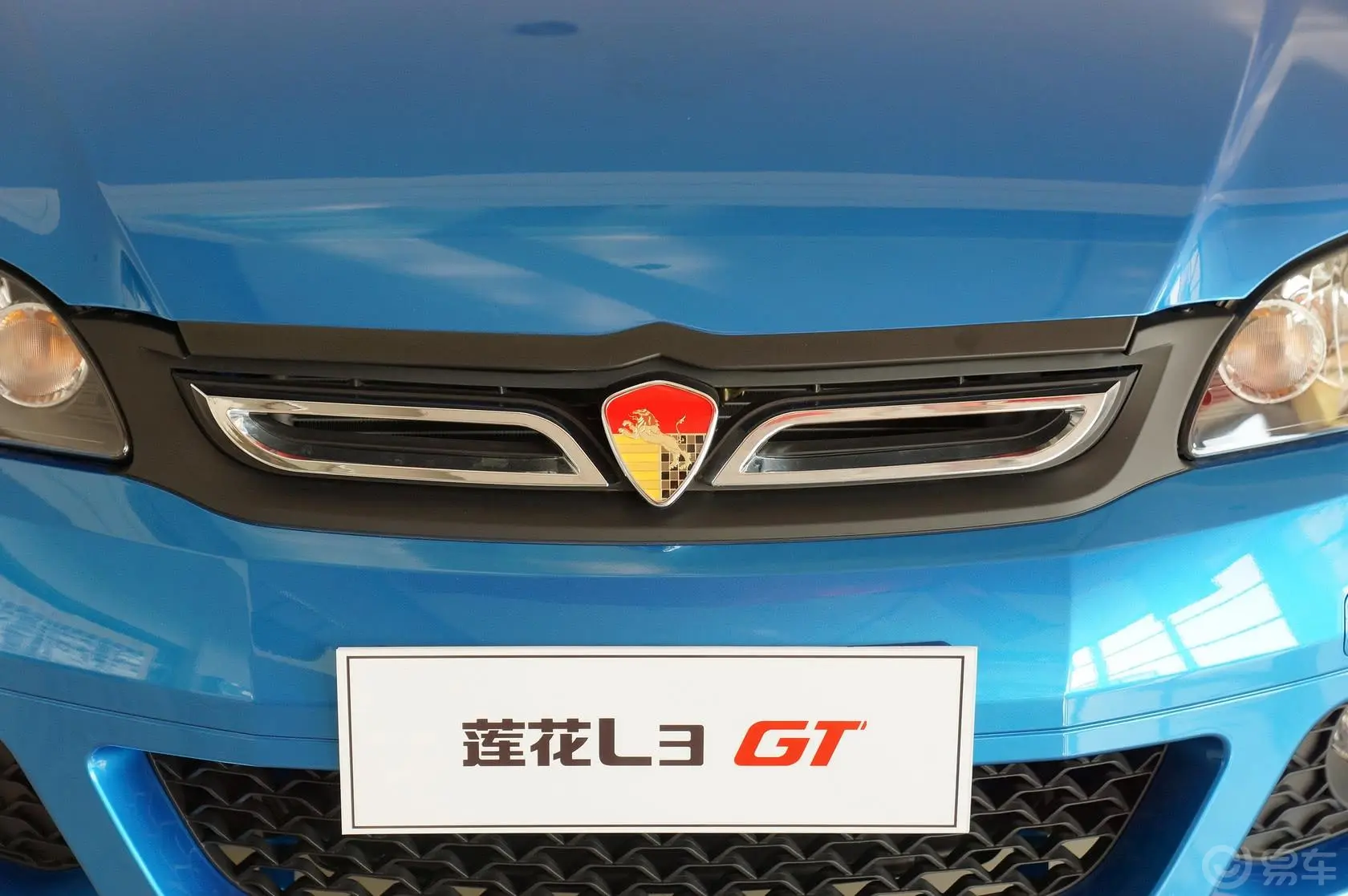 莲花L3两厢 GT 1.6L 手动 精致型前格栅侧俯拍