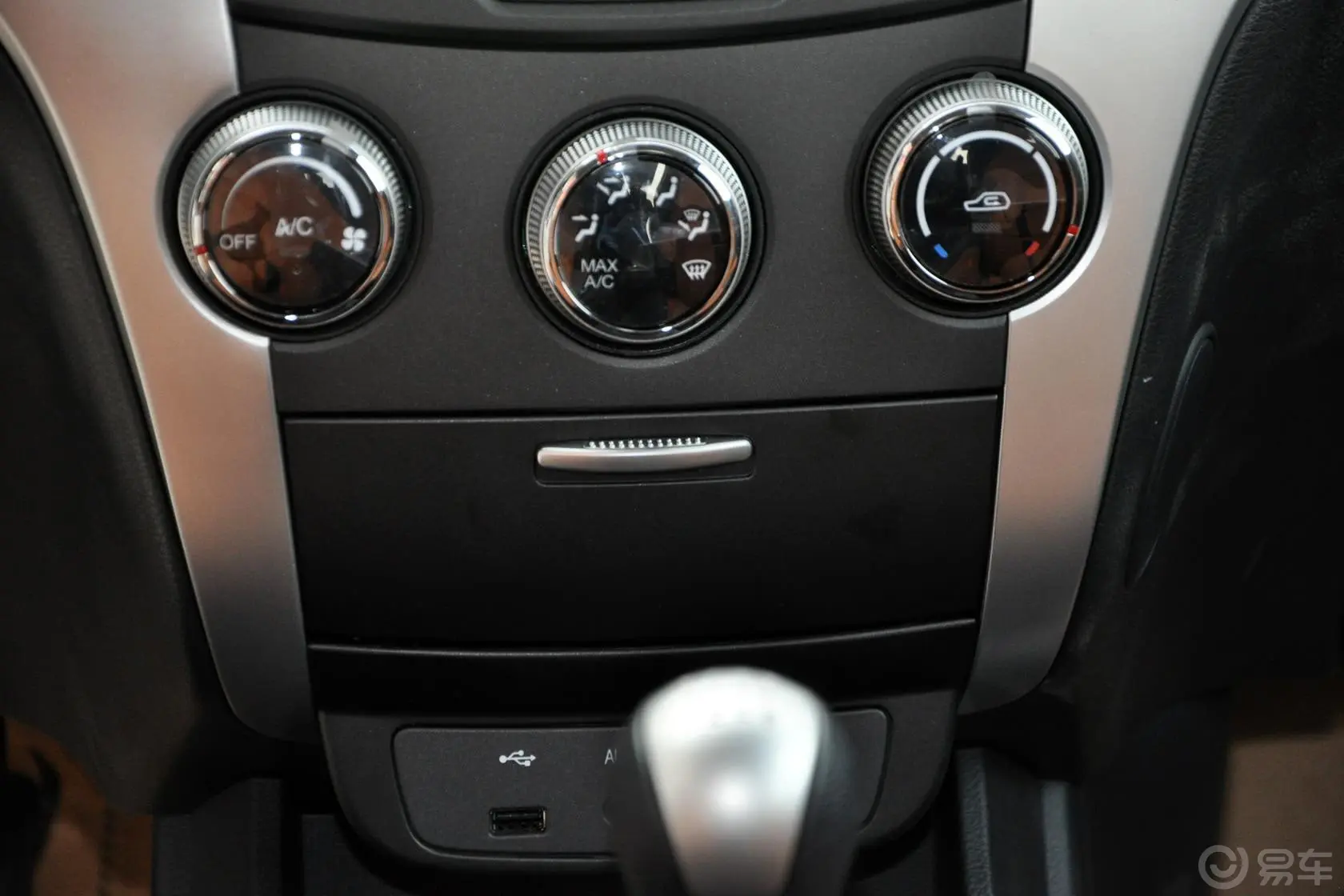 柯兰多2.0L 手动 两驱 舒适版 汽油空调