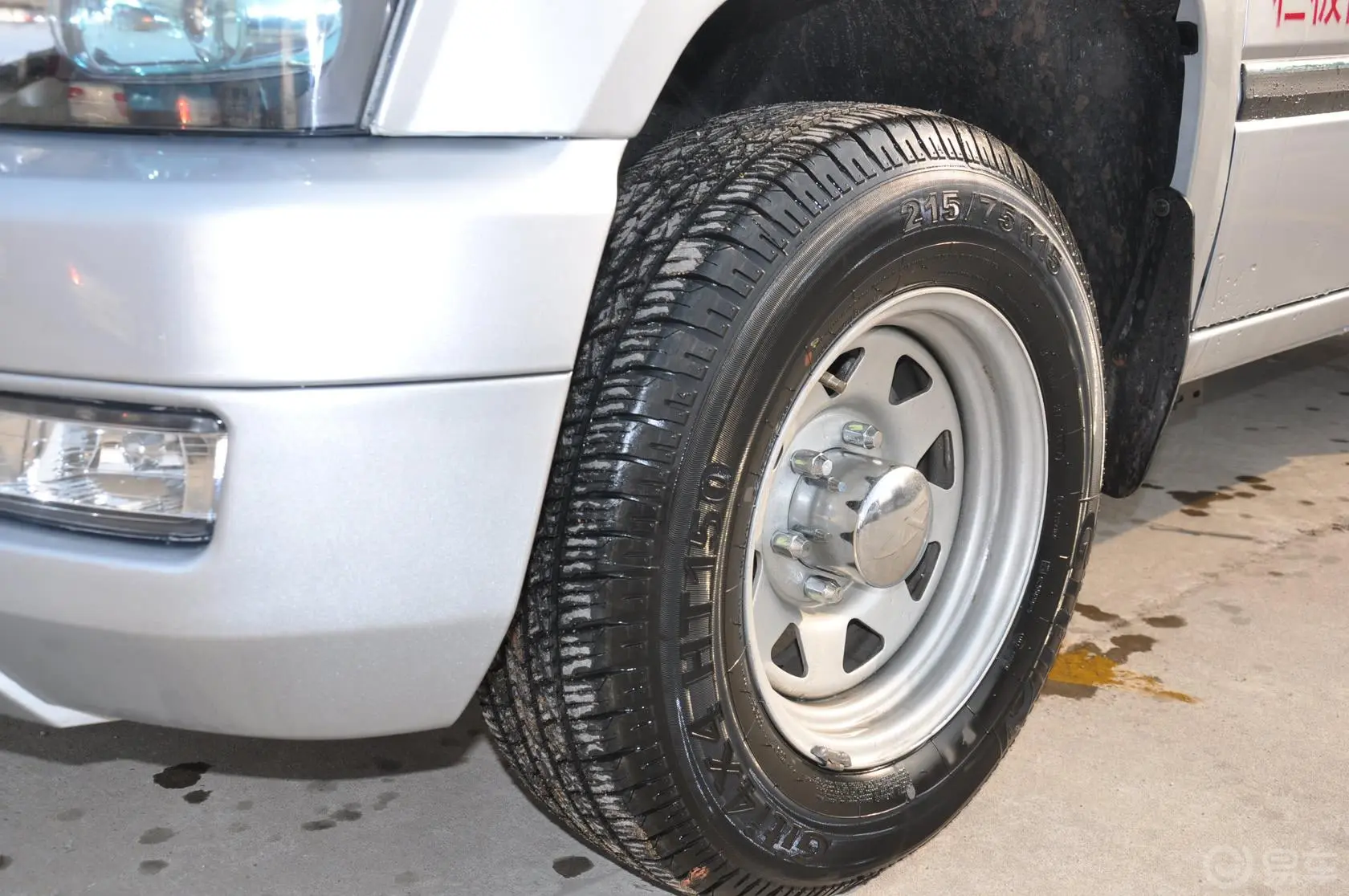 爱卡2.2L 手动 标准型轮胎花纹
