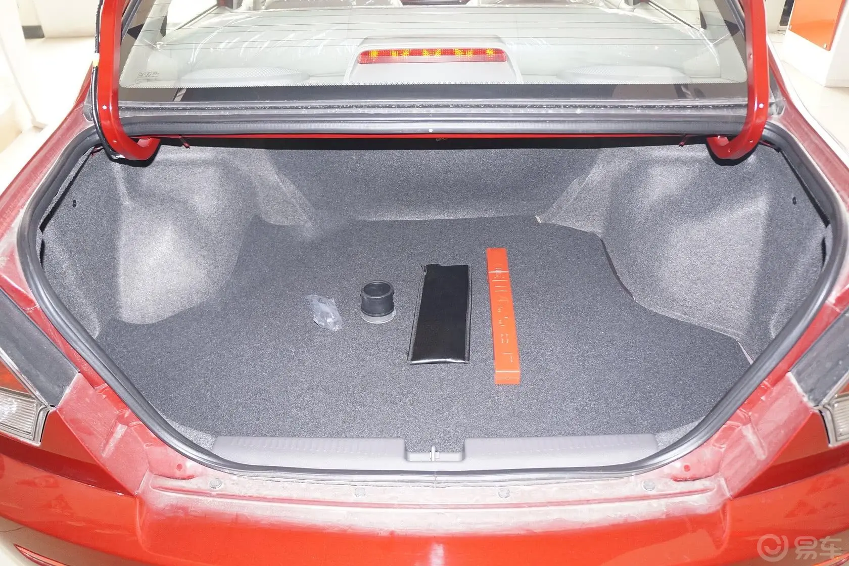 V3菱悦1.5L 手动 亲民版 舒适版行李箱空间