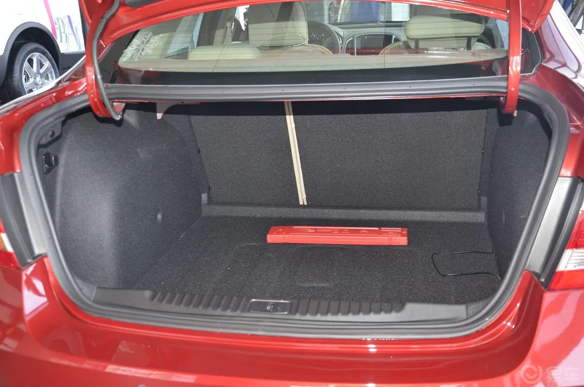 英朗GT 1.6L 自动 时尚型行李箱空间