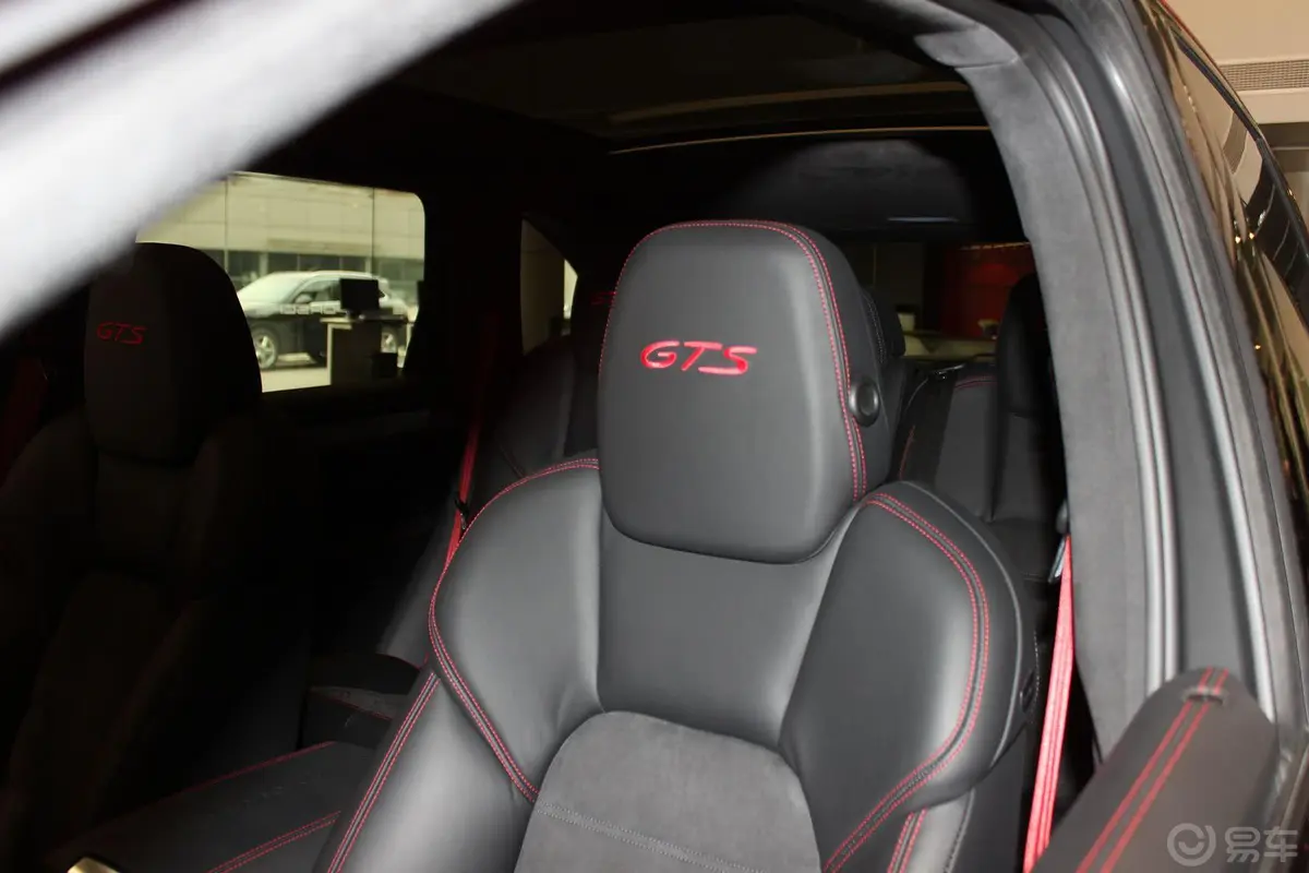 CayenneCayenne GTS 4.8L驾驶员头枕