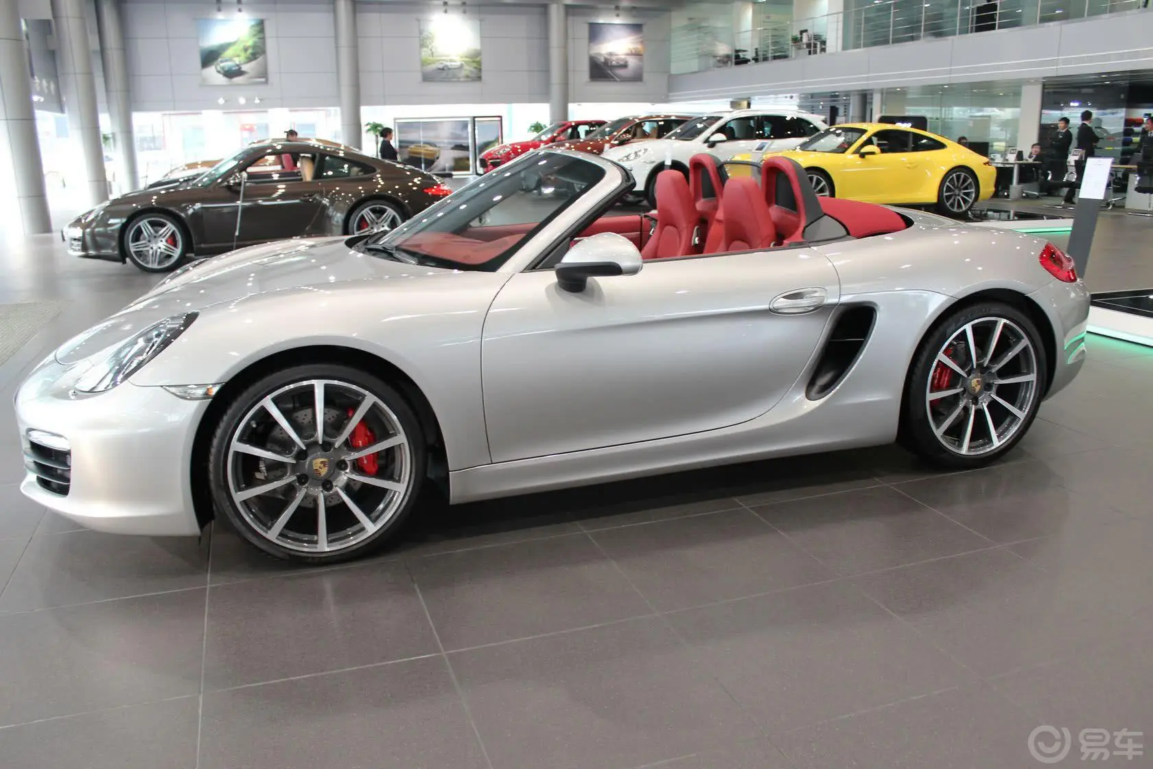 BoxsterBoxster S 3.4正侧车头向左水平