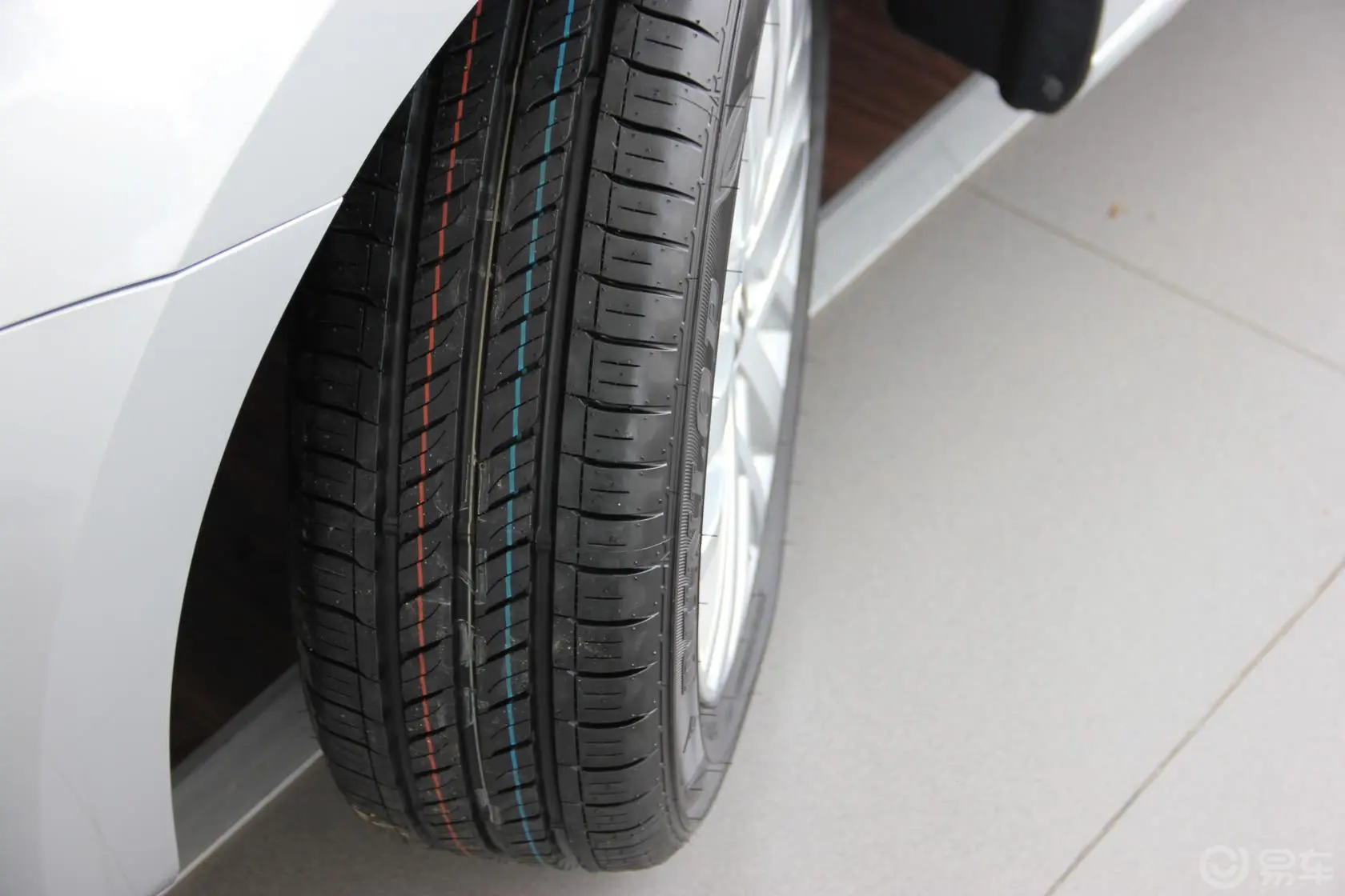 桑塔纳1.6L 手动 舒适版轮胎花纹