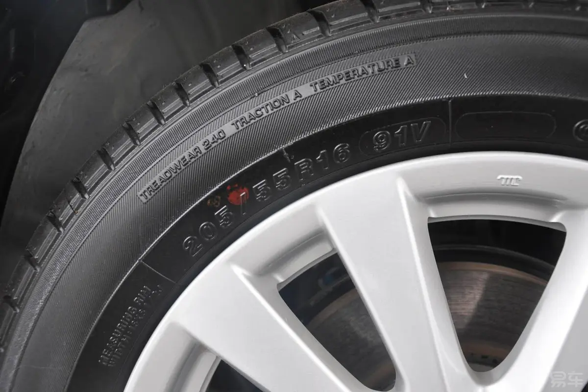 思域1.8L 自动 VTi豪华版轮胎规格
