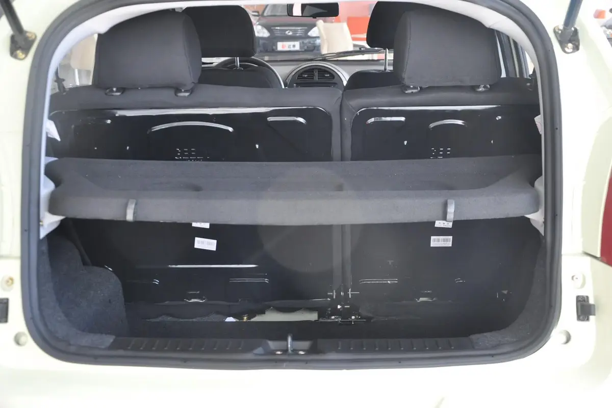 吉利GX21.3L 手动 舒适型行李箱空间