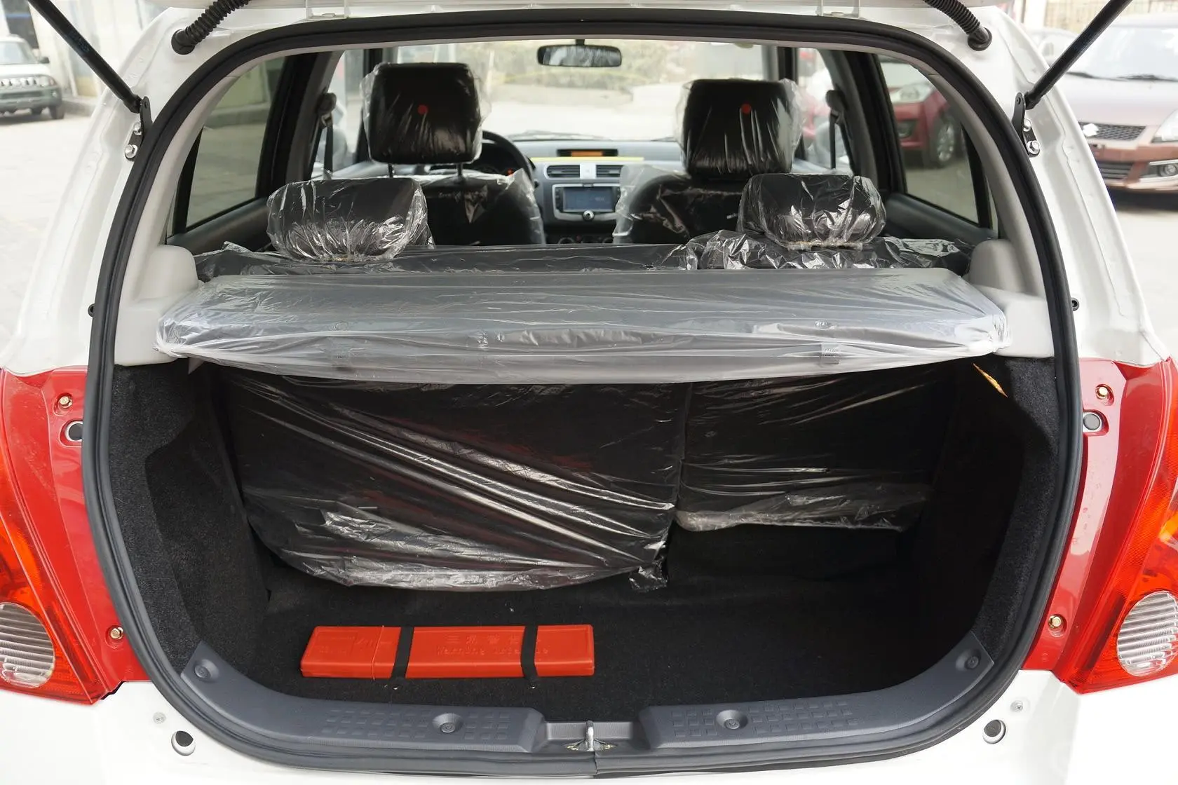 雨燕1.5L 自动 运动型行李箱空间