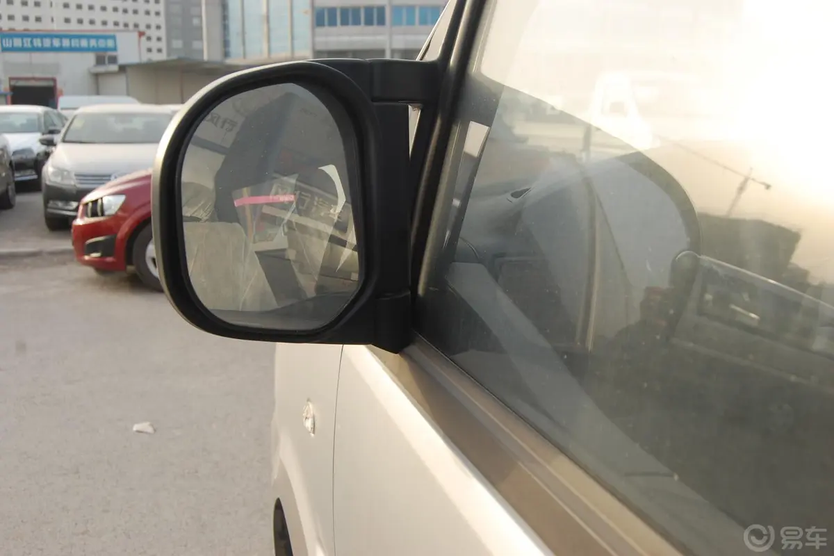 菱智M5 Q3长车 2.0L 手动 舒适型 7座后视镜镜面（后）