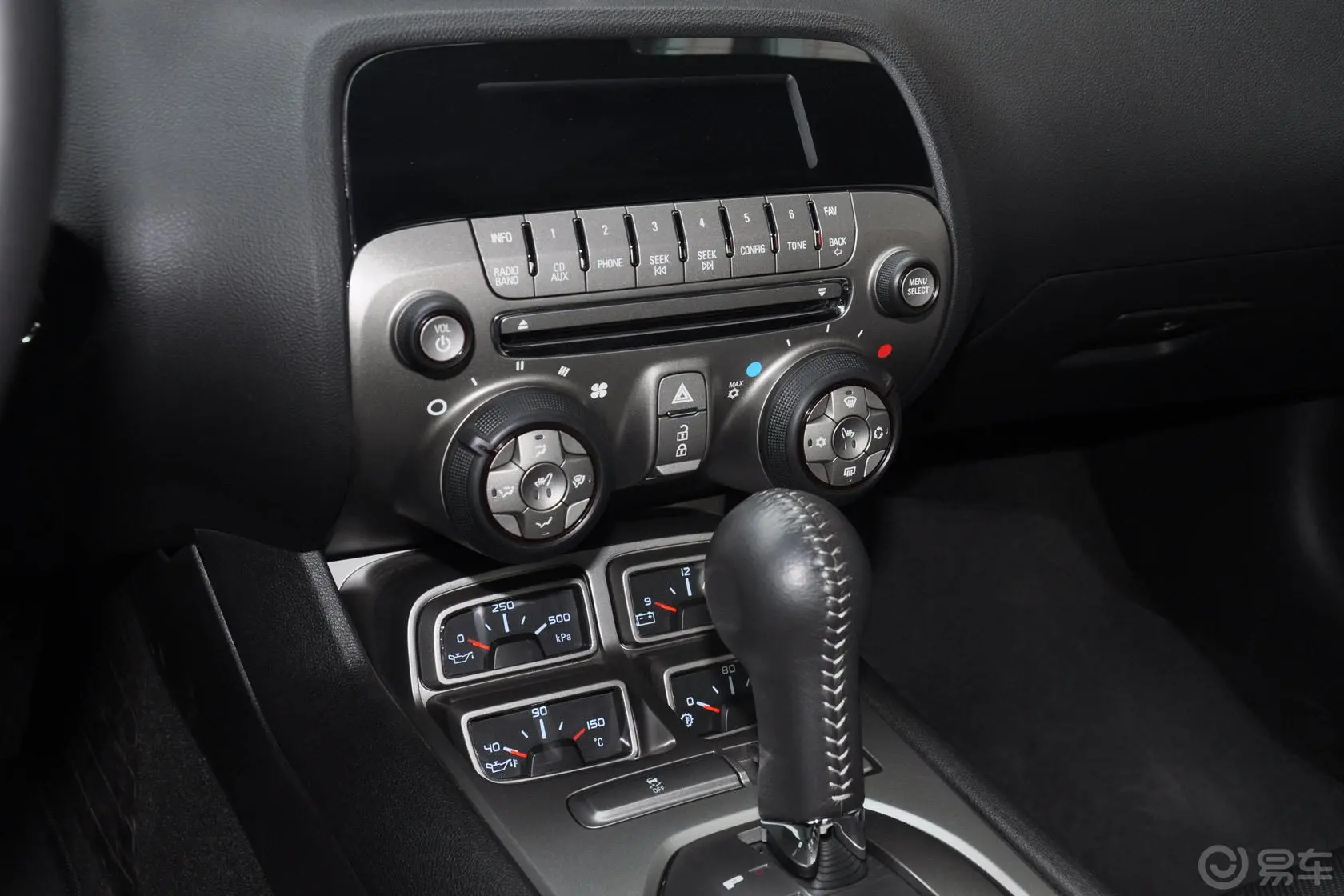 科迈罗3.6L  V6 自动 传奇性能版中控台驾驶员方向