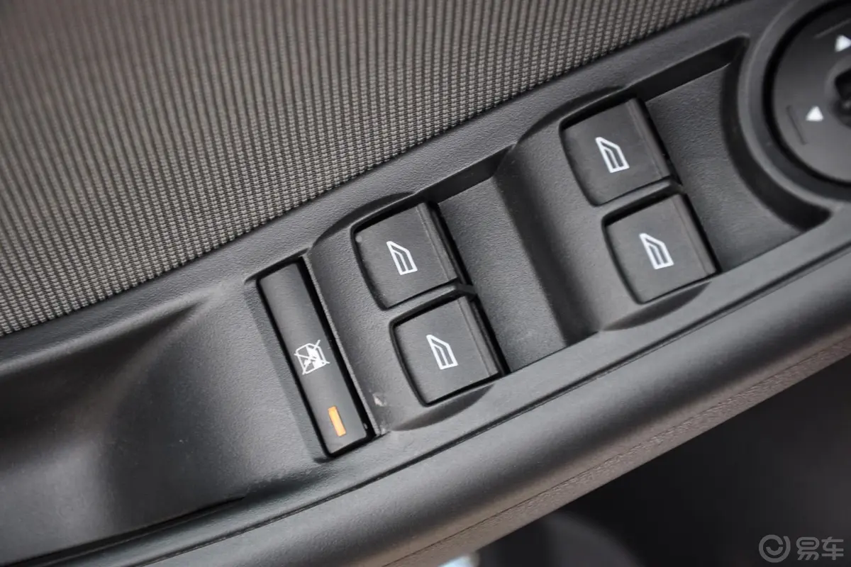 福克斯两厢 1.6L 手动 舒适型车窗升降键
