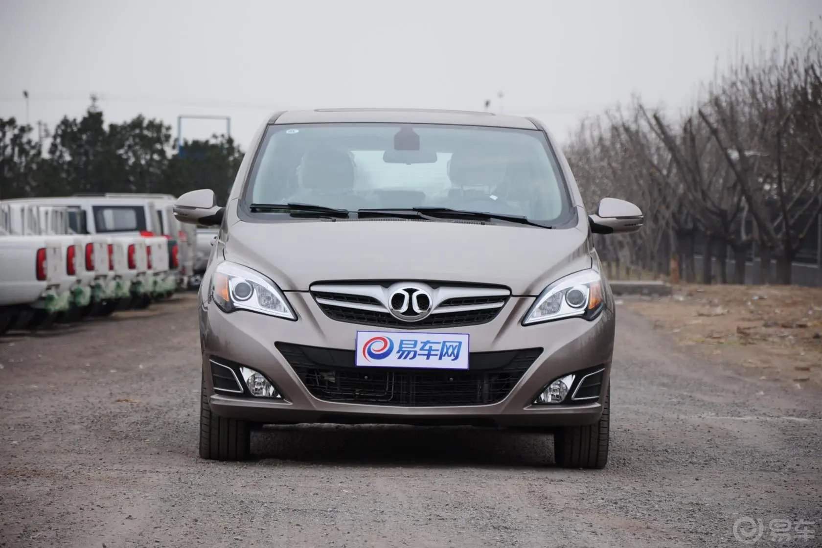北京汽车E系列两厢 1.5L 乐尚手动版正前水平